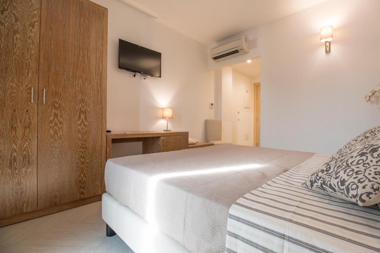 Hotel Maria Golfo Aranci Exterior photo