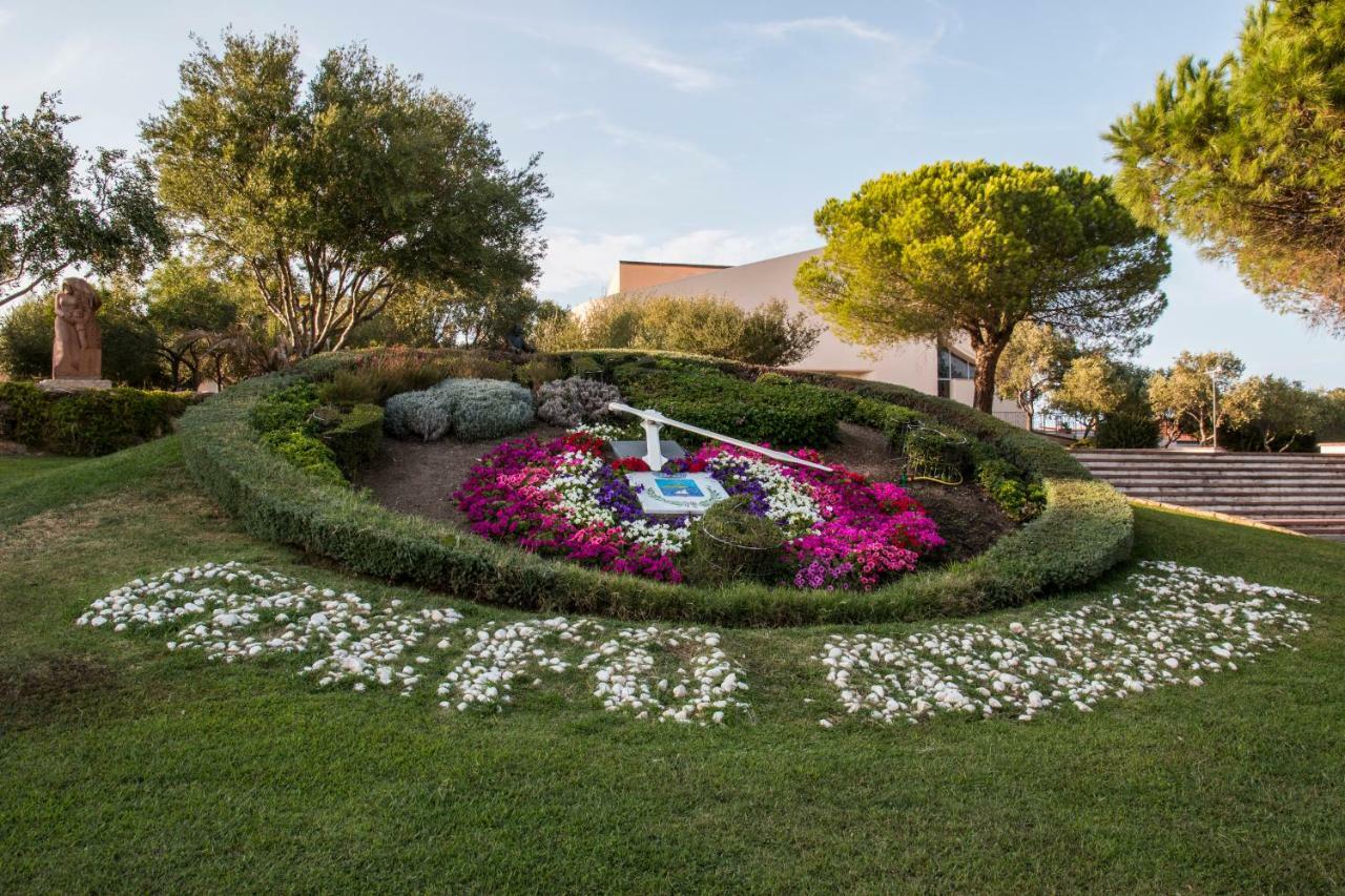 Hotel Maria Golfo Aranci Exterior photo