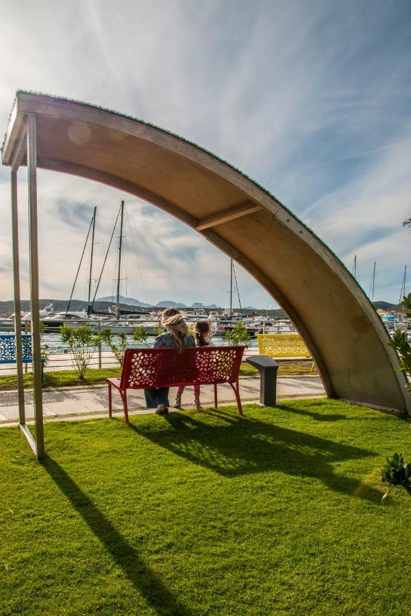 Hotel Maria Golfo Aranci Exterior photo