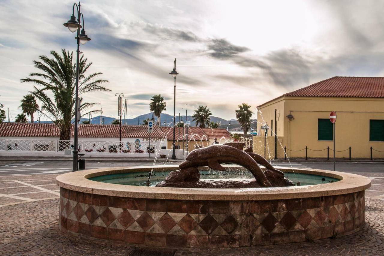 Hotel Maria Golfo Aranci Exterior photo